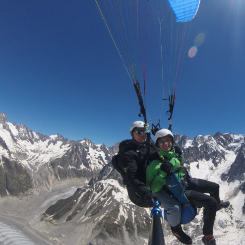 Tandem paragliding flight from the Summit of the aiguille du Midi